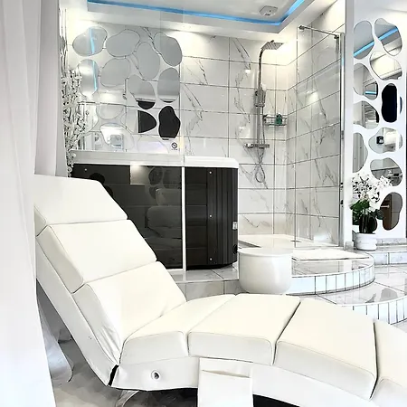 La Blanche Loveroom Apartment Thuir